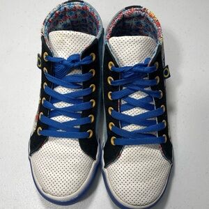 Sonic The Hedgehog Kids High-Top Sneakers with Blue and Black Accents SB-